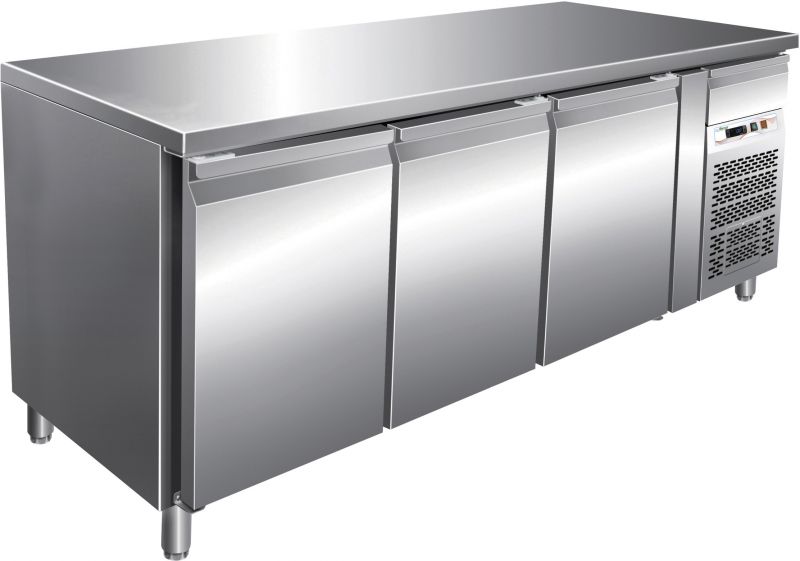 GN3100BT || 3 DOOR WORKTOP FREEZER